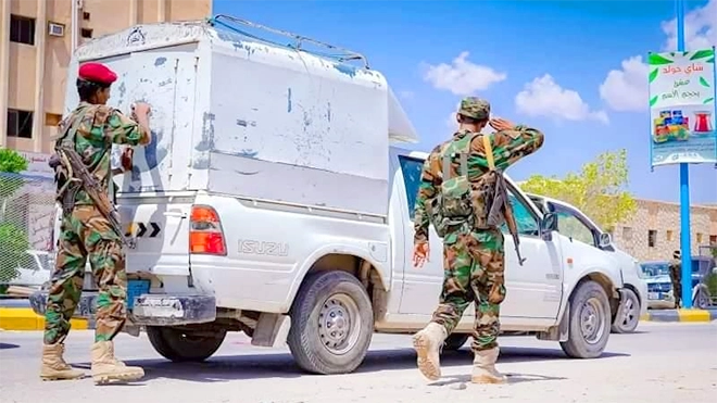 شبوة.. اللجنة الأمنية تمنع حمل السلاح في عاصمة المحافظة والمدن الرئيسية